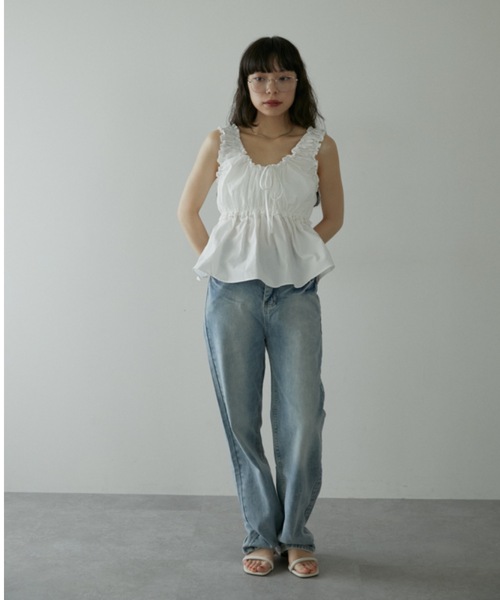 DRWCYS(ドロシーズ)の「ストレートワイドデニムパンツ(デニムパンツ・レディース・ブルー・MEDIUM/SMALL)」の2枚目の写真