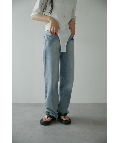 DRWCYS(ドロシーズ)の「ストレートワイドデニムパンツ(デニムパンツ・レディース・ブルー・MEDIUM/SMALL)」の6枚目の写真