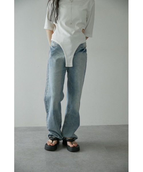 DRWCYS(ドロシーズ)の「ストレートワイドデニムパンツ(デニムパンツ・レディース・ブルー・MEDIUM/SMALL)」の5枚目の写真