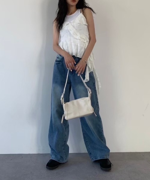 DRWCYS(ドロシーズ)の「ストレートワイドデニムパンツ(デニムパンツ・レディース・ブルー・MEDIUM/SMALL)」の12枚目の写真