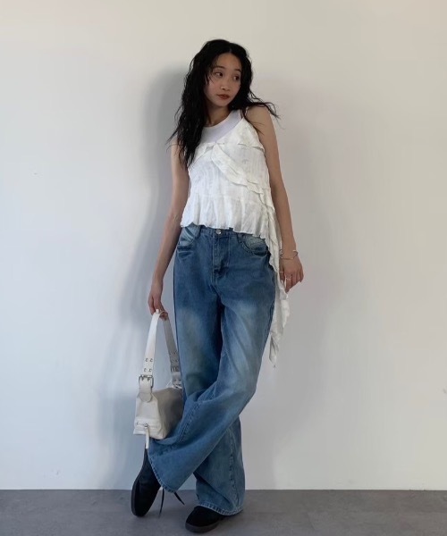 DRWCYS(ドロシーズ)の「ストレートワイドデニムパンツ(デニムパンツ・レディース・ブルー・MEDIUM/SMALL)」の13枚目の写真