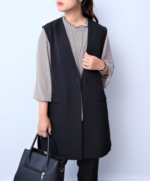 fleur by mint breeze(フルールバイミントブリーズ)の「【L~5L 大きいサイズ】サテンロングジレ(ベスト・レディース・ブラック/カーキ・3L/LL/5L/4L/L)」の4枚目の写真