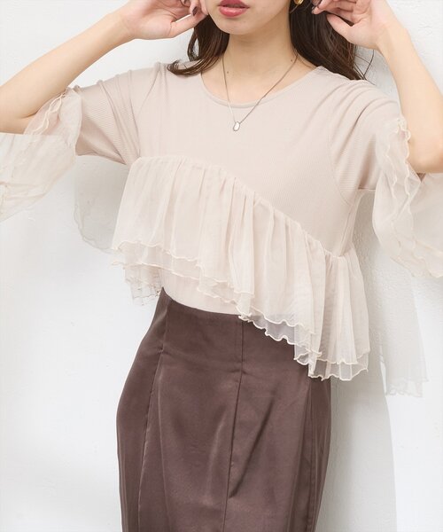 natural couture(ナチュラルクチュール)の「osonoアシメチュール切替カットソートップス(Tシャツ/カットソー・レディース・オフホワイト/グレー/モカ・FREE)」の5枚目の写真