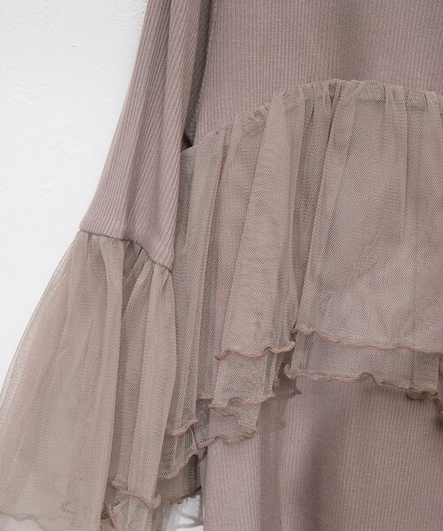 natural couture(ナチュラルクチュール)の「osonoアシメチュール切替カットソートップス(Tシャツ/カットソー・レディース・オフホワイト/グレー/モカ・FREE)」の18枚目の写真