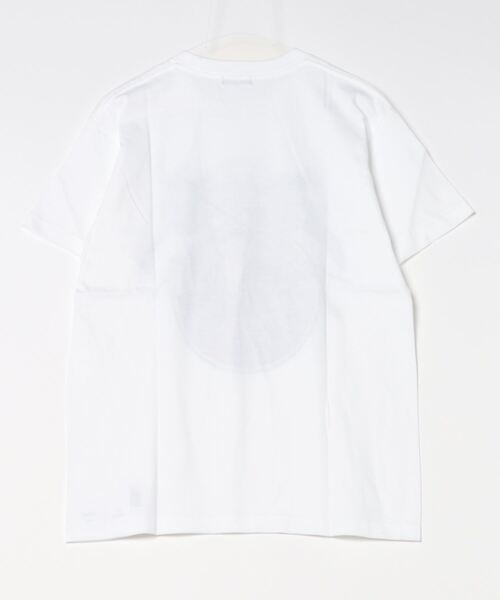 PONEYCOMB TOKYO（パニカムトーキョー）の「【ONE PIECE】ロロノア・ゾロ/Tシャツ(PONEYCOMB TOKYO)/ユニセックス（Tシャツ/カットソー・レディース・ホワイト・LARGE/MEDIUM）」の2枚目の写真