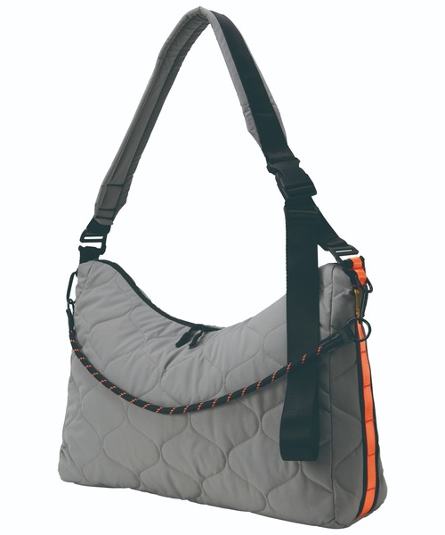 パデッドキルティングショルダーバッグ(17L)（ショルダーバッグ）｜KiU（キウ）