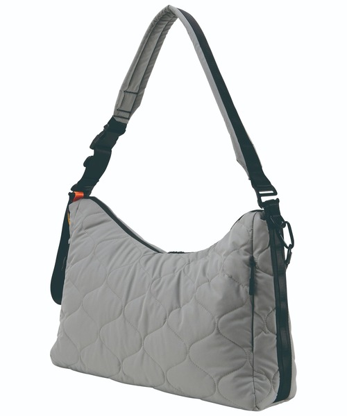 パデッドキルティングショルダーバッグ(17L)（ショルダーバッグ）｜KiU（キウ）