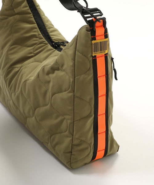 パデッドキルティングショルダーバッグ(17L)（ショルダーバッグ）｜KiU（キウ）