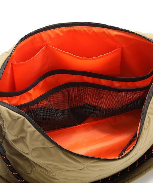 パデッドキルティングショルダーバッグ(17L)（ショルダーバッグ）｜KiU（キウ）