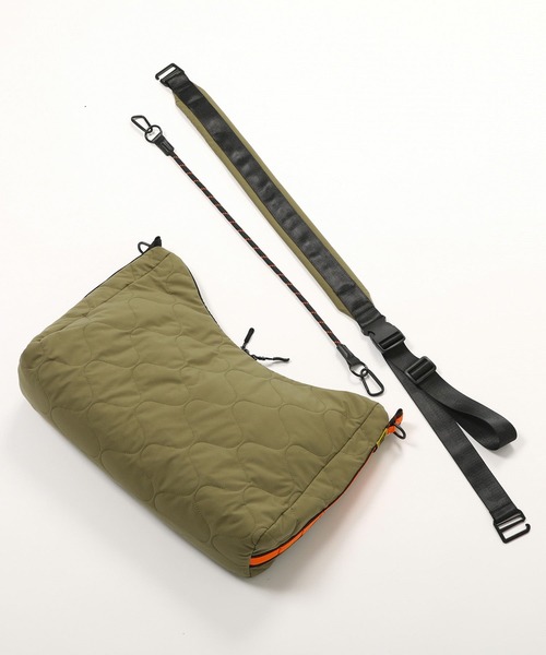 パデッドキルティングショルダーバッグ(17L)（ショルダーバッグ）｜KiU（キウ）