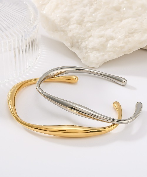 Coo+i(クーイ)の「ウェーブラインバングル(バングル/リストバンド・レディース・シルバー/ゴールド・FREE)」の7枚目の写真