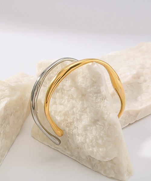 Coo+i(クーイ)の「ウェーブラインバングル(バングル/リストバンド・レディース・シルバー/ゴールド・FREE)」の10枚目の写真