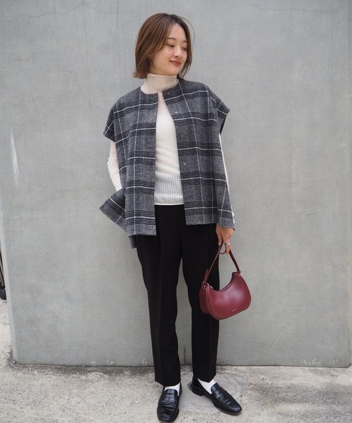 qualite（カリテ）の「【美脚シルエット】ダブルクロスセンタープレスパンツ/オフィスカジュアル（スラックス・レディース・グレー/ブルー/アイボリー/ブラック・34/36/38/40）」の16枚目の写真