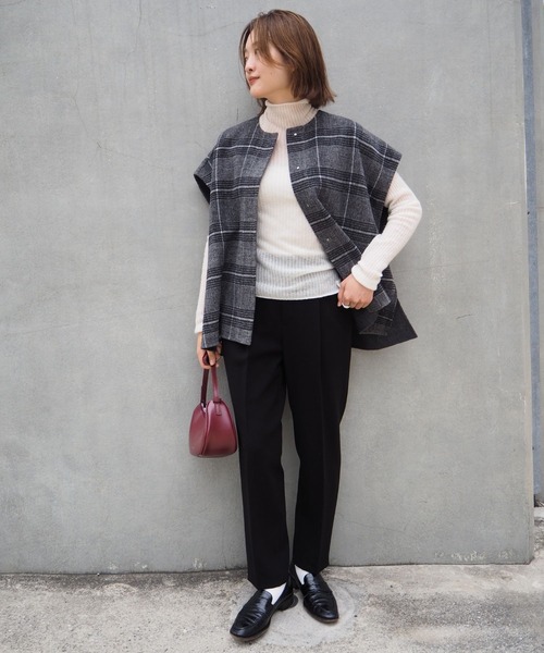 qualite（カリテ）の「【美脚シルエット】ダブルクロスセンタープレスパンツ/オフィスカジュアル（スラックス・レディース・グレー/ブルー/アイボリー/ブラック・34/36/38/40）」の20枚目の写真