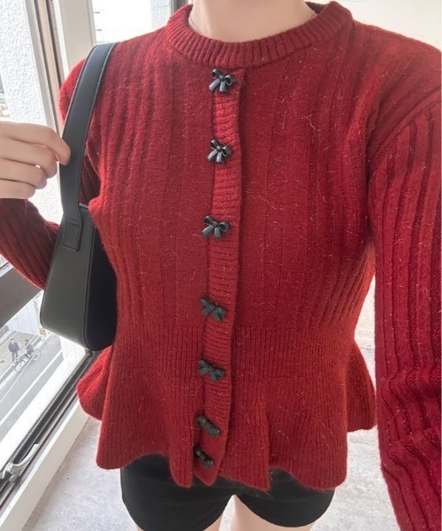 kirakiraShop(キラキラショップ)の「リボン ボタン ペプラム ラメ ニット プルオーバー(ニット/セーター・レディース・ブラック/ホワイト/レッド・FREE)」の14枚目の写真