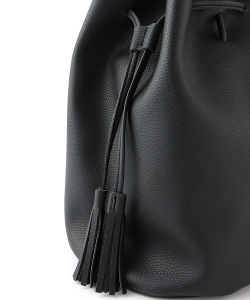 le cercle ADAM ET ROPE'(ルセルクルアダムエロペ)の「巾着バッグ(ショルダーバッグ・レディース・ホワイト系その他2/ブラック・FREE)」の13枚目の写真