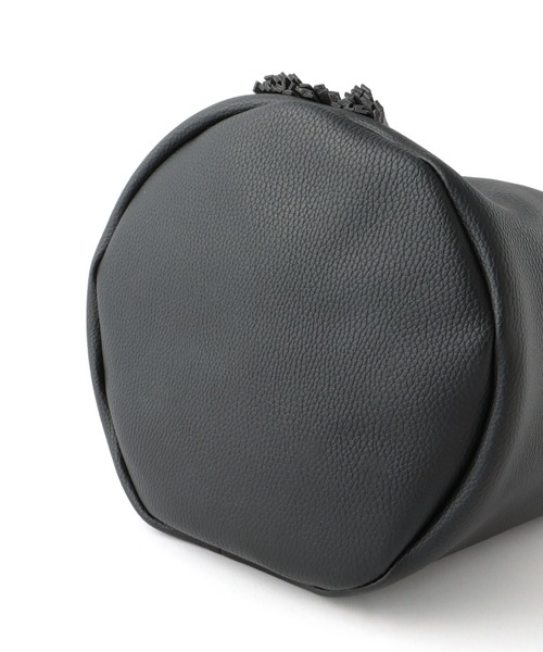 le cercle ADAM ET ROPE'(ルセルクルアダムエロペ)の「巾着バッグ(ショルダーバッグ・レディース・ホワイト系その他2/ブラック・FREE)」の15枚目の写真