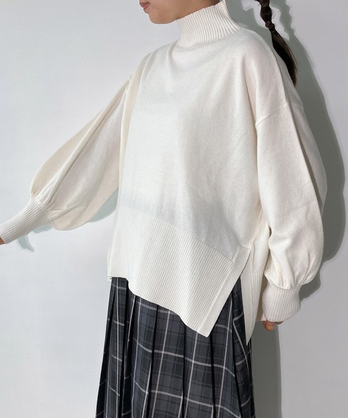 AS KNOW AS plus（アズノゥアズプラス）の「◇マシュマロカラーハイネックニットプルオーバー（ニット/セーター・レディース・ライトグレー/レッド/ホワイト系/ブラック/オフホワイト/ダークグリーン/ブルー・FREE）」の2枚目の写真