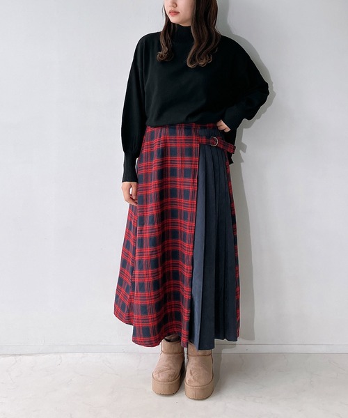 AS KNOW AS plus（アズノゥアズプラス）の「◇マシュマロカラーハイネックニットプルオーバー（ニット/セーター・レディース・ライトグレー/レッド/ホワイト系/ブラック/オフホワイト/ダークグリーン/ブルー・FREE）」の12枚目の写真