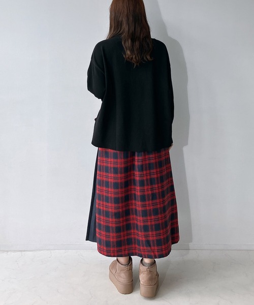 AS KNOW AS plus（アズノゥアズプラス）の「◇マシュマロカラーハイネックニットプルオーバー（ニット/セーター・レディース・ライトグレー/レッド/ホワイト系/ブラック/オフホワイト/ダークグリーン/ブルー・FREE）」の14枚目の写真