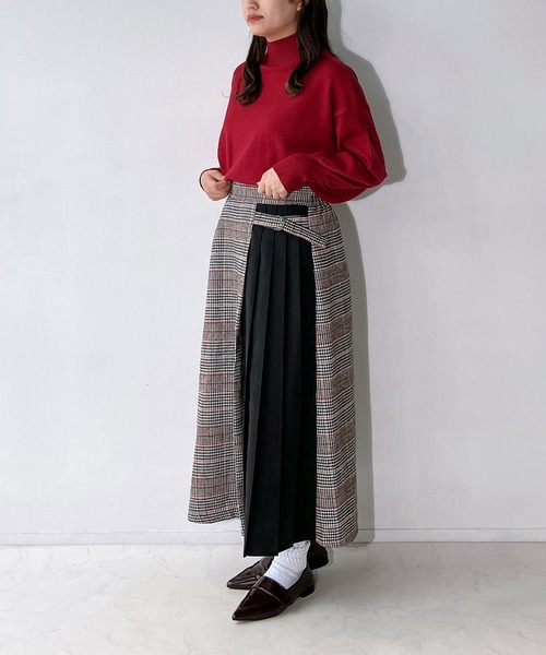 AS KNOW AS plus（アズノゥアズプラス）の「◇マシュマロカラーハイネックニットプルオーバー（ニット/セーター・レディース・ライトグレー/レッド/ホワイト系/ブラック/オフホワイト/ダークグリーン/ブルー・FREE）」の21枚目の写真