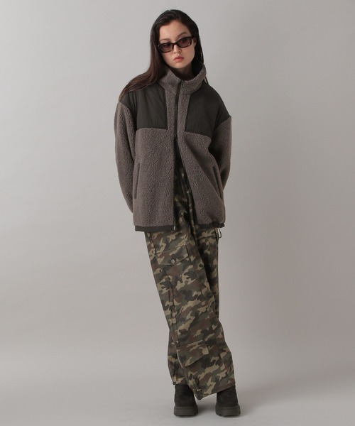 FOREVER 21（フォーエバー トゥエンティーワン）の「【2024FW】ボアスタンドブルゾン（ブルゾン・レディース・アイボリー/チャコールグレー・FREE）」の4枚目の写真