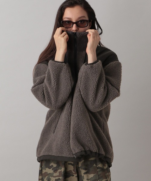 FOREVER 21（フォーエバー トゥエンティーワン）の「【2024FW】ボアスタンドブルゾン（ブルゾン・レディース・アイボリー/チャコールグレー・FREE）」の5枚目の写真