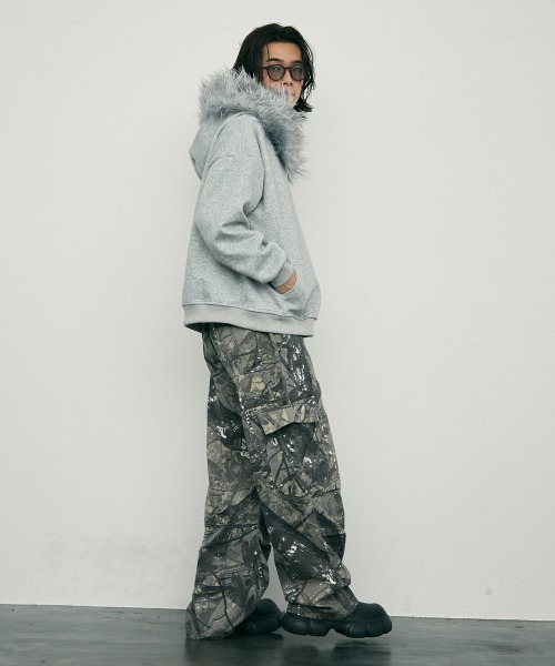 Shoowtime（ショウタイム）の「big hood fur design pullover / ビッグフードファーデザインプルオーバーパーカー（パーカー・メンズ・グレー/ブラック・MEDIUM/LARGE/X-LARGE）」の5枚目の写真