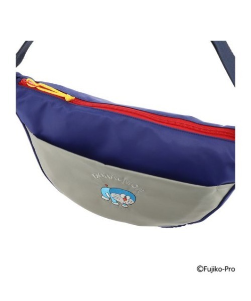 SAC'S BARJean(サックスバージーン)の「【DORAEMON/ドラえもん】 ポーチ付きショルダーバッグ(ショルダーバッグ・レディース・モカ/ブルー/ブラック・FREE)」の5枚目の写真