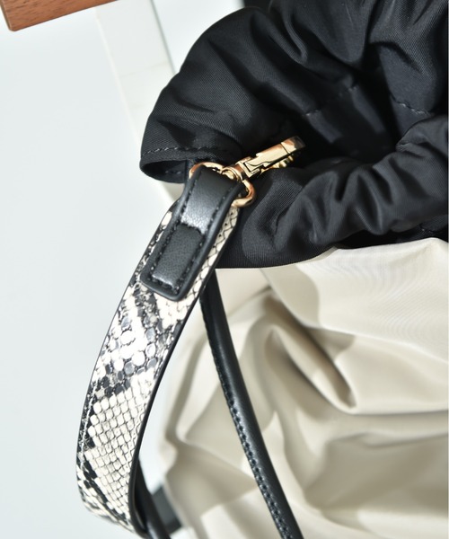 INTERPLANET（インタープラネット）の「ナイロンアニマルベルトＢＡＧ（ショルダーバッグ・レディース・ベージュ/ブラック・フリー）」の20枚目の写真