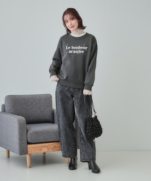 DRESKIP(ドレスキップ)の「【S-LL】フェイクパール付きロゴ裏起毛トップス(Tシャツ/カットソー・レディース・ベージュ/ネイビー/チャコールグレー・01/02/03/04)」の19枚目の写真