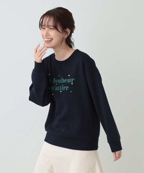 DRESKIP(ドレスキップ)の「【S-LL】フェイクパール付きロゴ裏起毛トップス(Tシャツ/カットソー・レディース・ベージュ/ネイビー/チャコールグレー・01/02/03/04)」の12枚目の写真