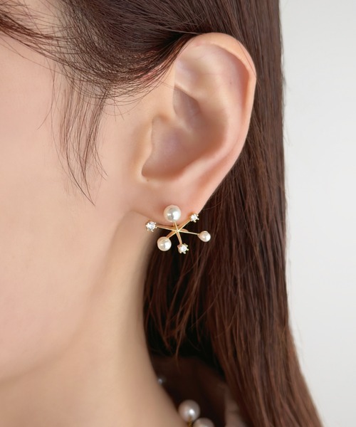 sowang(ソワン)の「スノーフレーク パール×ビジューピアス(ピアス(両耳用)・レディース・シルバー/ゴールド・FREE)」の1枚目の写真