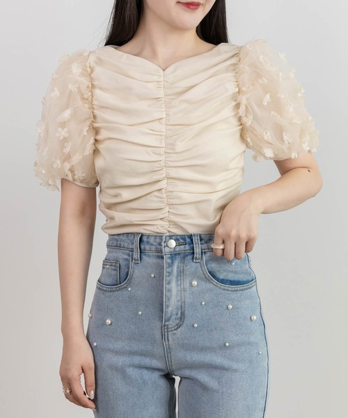 SHENERY（シーナリー）の「シャーリングフラワーカットソー（T