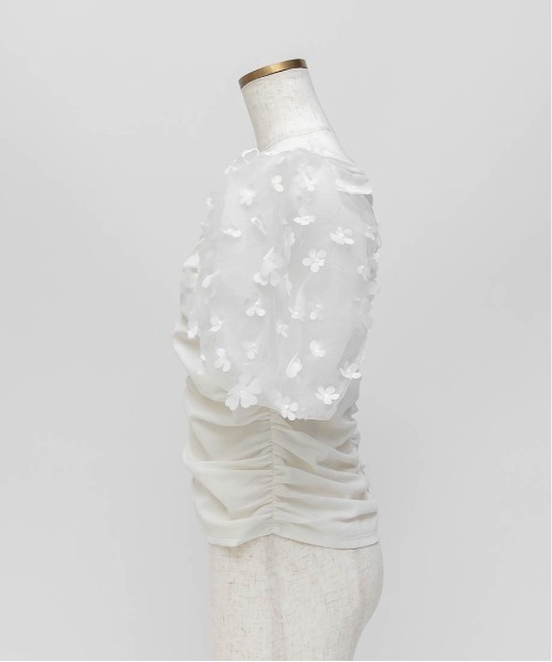 RANDA（ランダ）の「【Flower Collection】3Dフラワーシャーリングトップス（Tシャツ/カットソー・レディース・ベージュ/ブラック/ホワイト・FREE）」の18枚目の写真