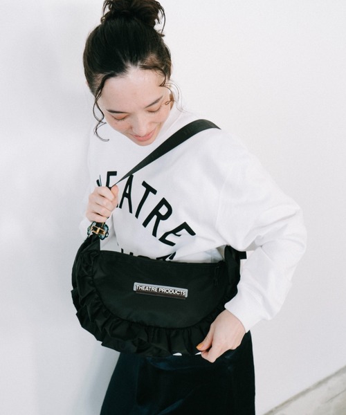 THEATRE PRODUCTS（シアタープロダクツ）の「ナイロンフリルラウンドショルダーバッグL/500mlペットボトル収納可能（ショルダーバッグ・レディース・グレー/ブラック・FREE）」の22枚目の写真