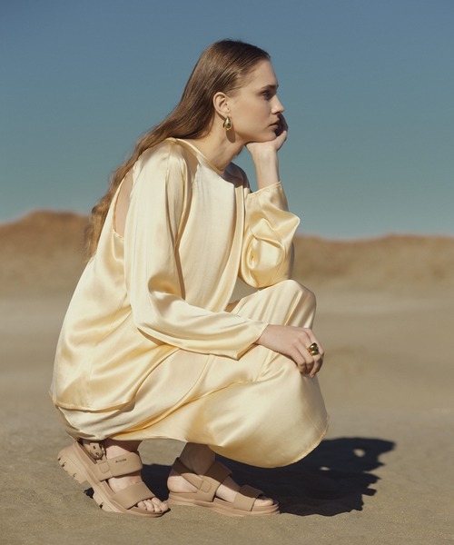 HIMIKO(ヒミコ)の「【HIMIKO】厚底パデットサンダル/651201(サンダル・レディース・ブラック/アイボリー/ブルー/ブラウン・X-LARGE/LARGE/MEDIUM/SMALL/X-SMALL/XX-LARGE)」の5枚目の写真