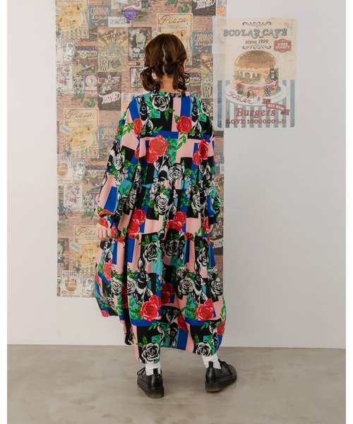 ScoLar（スカラー）の「151607：ウサギとバラ・小花柄ネコ 2柄展開ワンピース（ワンピース・レディース・ピンク/グリーン・M）」の5枚目の写真