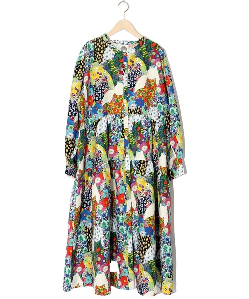 ScoLar（スカラー）の「151607：ウサギとバラ・小花柄ネコ 2柄展開ワンピース（ワンピース・レディース・ピンク/グリーン・M）」の13枚目の写真