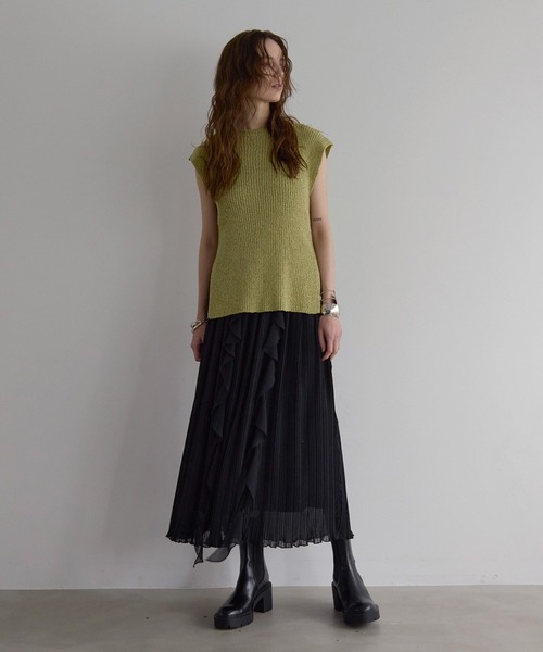 MIELI INVARIANT（ミエリインヴァリアント）の「Pleat Ruffle Mellow Skirt（スカート・レディース・アイボリー/ブラック/パープル・FREE）」の7枚目の写真