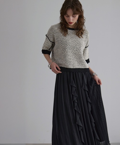 MIELI INVARIANT（ミエリインヴァリアント）の「Pleat Ruffle Mellow Skirt（スカート・レディース・アイボリー/ブラック/パープル・FREE）」の11枚目の写真