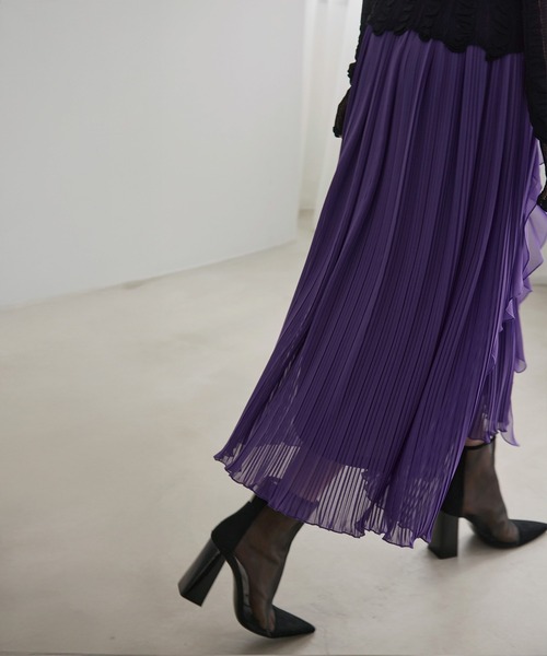 MIELI INVARIANT（ミエリインヴァリアント）の「Pleat Ruffle Mellow Skirt（スカート・レディース・アイボリー/ブラック/パープル・FREE）」の15枚目の写真