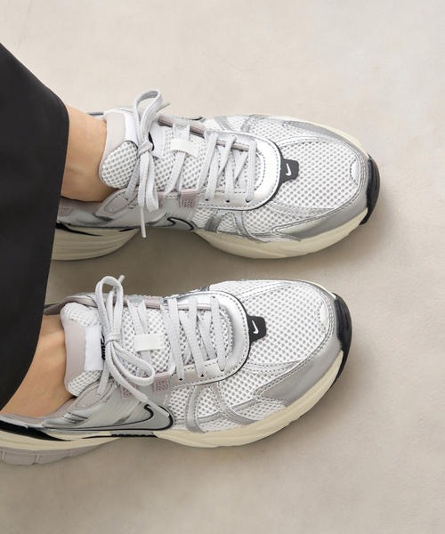 NIKE（ナイキ）の「NIKE/ナイキ V2K ラン FD0736（スニーカー）」 - WEAR