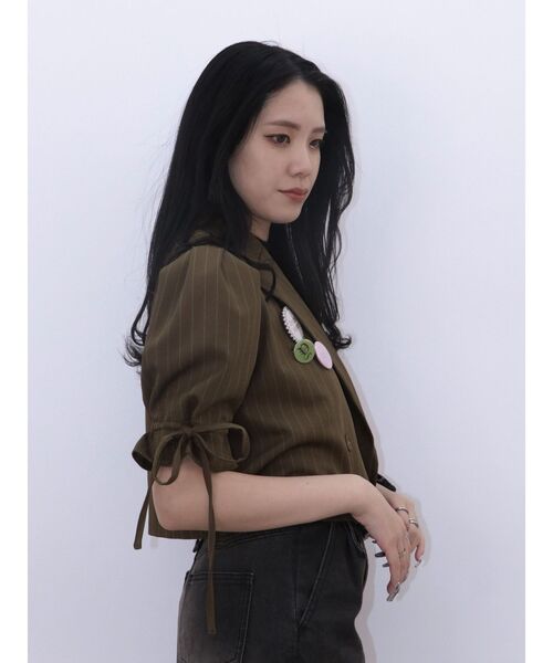 jouetie（ジュエティ）の「【FRUITSZIPPER櫻井優衣】クロップドジャケット（テーラードジャケット・レディース・ブラウン・MEDIUM）」の12枚目の写真