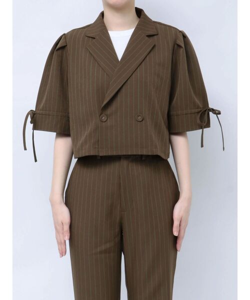 jouetie（ジュエティ）の「【FRUITSZIPPER櫻井優衣】クロップドジャケット（テーラードジャケット・レディース・ブラウン・MEDIUM）」の7枚目の写真