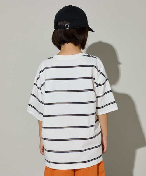 Auntie Rosa Holiday（アンティローザホリデー）の「オーバーサイズボーダーTEE（Tシャツ/カットソー・キッズ・オフホワイト/チャコールグレー/ブルー/ネイビー/グリーン・130/140/150/160）」の10枚目の写真