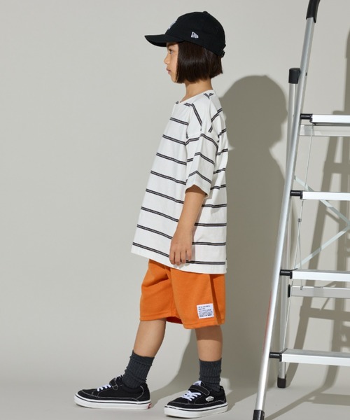 Auntie Rosa Holiday（アンティローザホリデー）の「オーバーサイズボーダーTEE（Tシャツ/カットソー・キッズ・オフホワイト/チャコールグレー/ブルー/ネイビー/グリーン・130/140/150/160）」の13枚目の写真