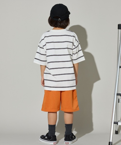 Auntie Rosa Holiday（アンティローザホリデー）の「オーバーサイズボーダーTEE（Tシャツ/カットソー・キッズ・オフホワイト/チャコールグレー/ブルー/ネイビー/グリーン・130/140/150/160）」の14枚目の写真