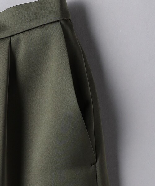 UNITED ARROWS（ユナイテッドアローズ）の「クリーン サテン ジョガーパンツ（その他パンツ・レディース・オリーブ/ライトピンク/ネイビー・34/36/38/40）」の17枚目の写真