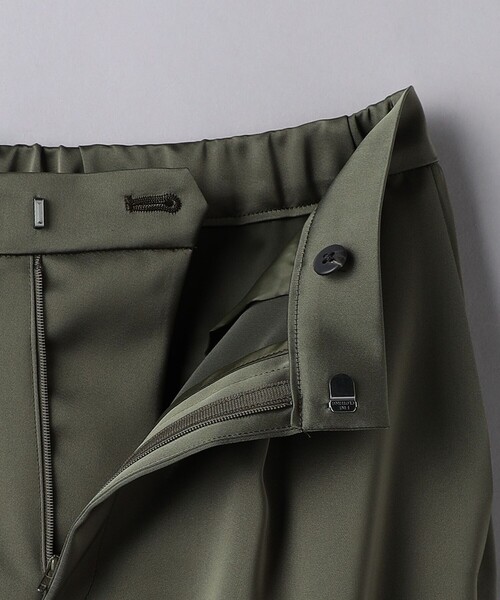 UNITED ARROWS（ユナイテッドアローズ）の「クリーン サテン ジョガーパンツ（その他パンツ・レディース・オリーブ/ライトピンク/ネイビー・34/36/38/40）」の19枚目の写真